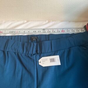 Universal Standard Smart Signature Ponte Crop Pants, Size L 22-24